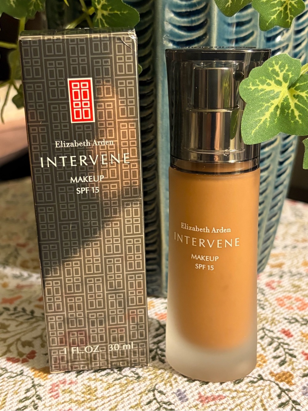 BNIB Elizabeth Arden Intervene Makeup SPF 15 - soft cocoa